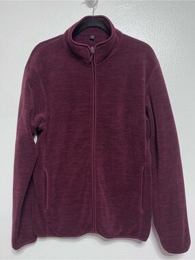 Uniqlo Men's Zip-Up Fleece Jacket in Maroon.